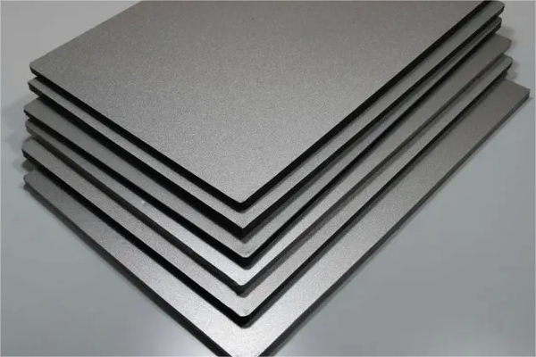Quels sont les avantages des panneaux composites aluminium ?