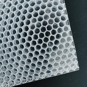 Noyau en nid d'abeille aérospatial